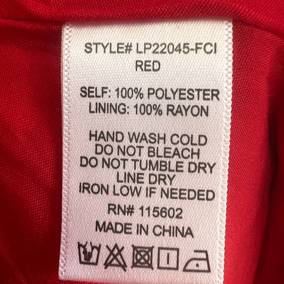 Lush NWT Playing at Perfect Red Floral Balloon Long Sleeve Romper Cut Out, L - Picture 12 of 15